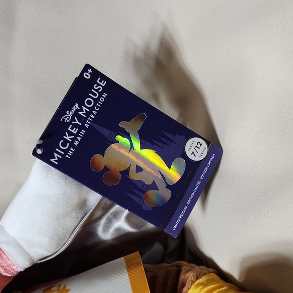 Mickey Mouse Main Atttraction NWT 7/12 - Picture 2 of 5